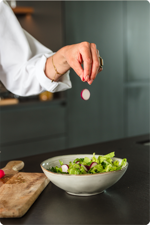 As a pregnancy nutritionist, I’ll help you cut through the noise and get clear on how to support your body — and your baby — with confidence, and science-based care.